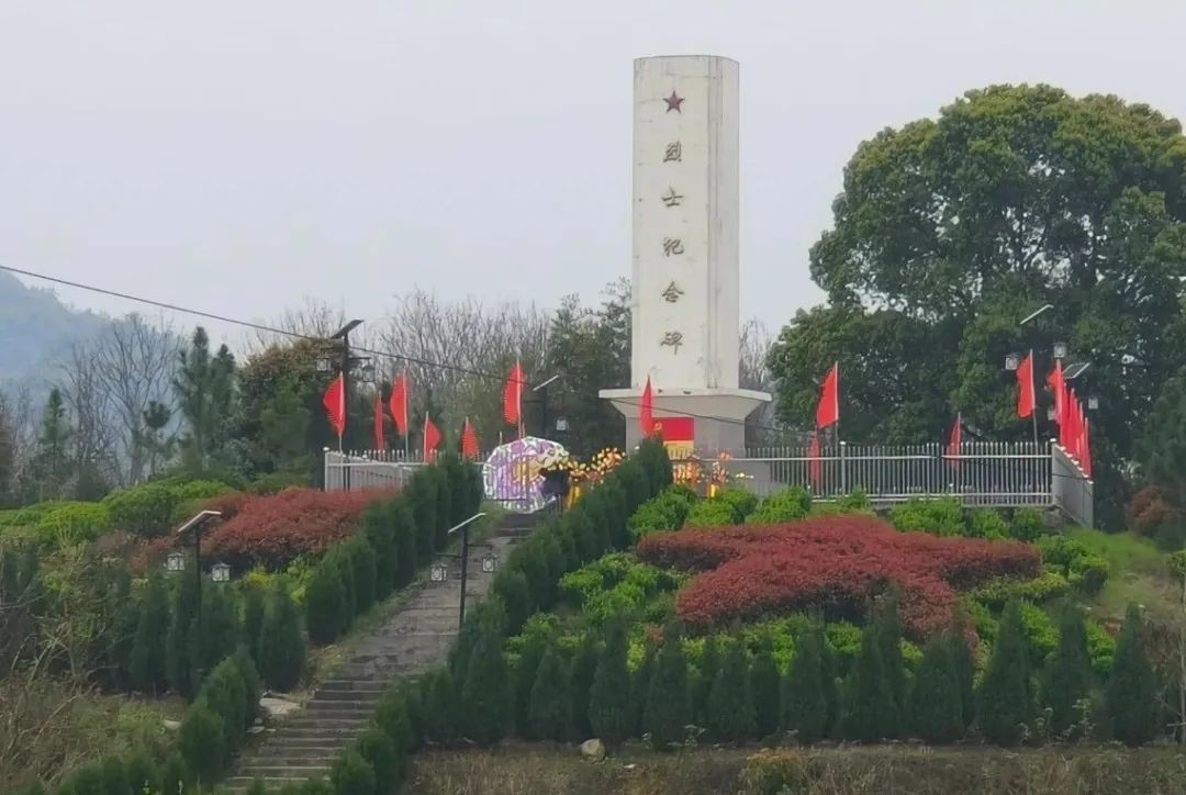 清明祭英烈，初心永傳承 | 堯舜智能科技集團(tuán)開(kāi)展清明祭掃暨紅色教育活動(dòng)